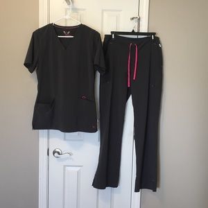 Smitten Graphite Scrub Set Size Medium